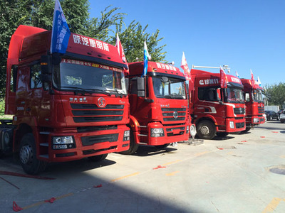 駕高端重卡 行財富之路 陜汽產品品鑒會相約奇臺